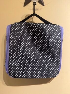Hanging Traveler Case from Thirty-One Gifts, Lil' Scribble pattern. EUC